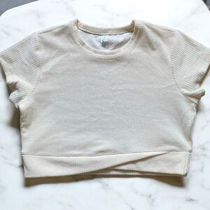 Women’s Cream Short Sleeve Top Size Large. NWOT